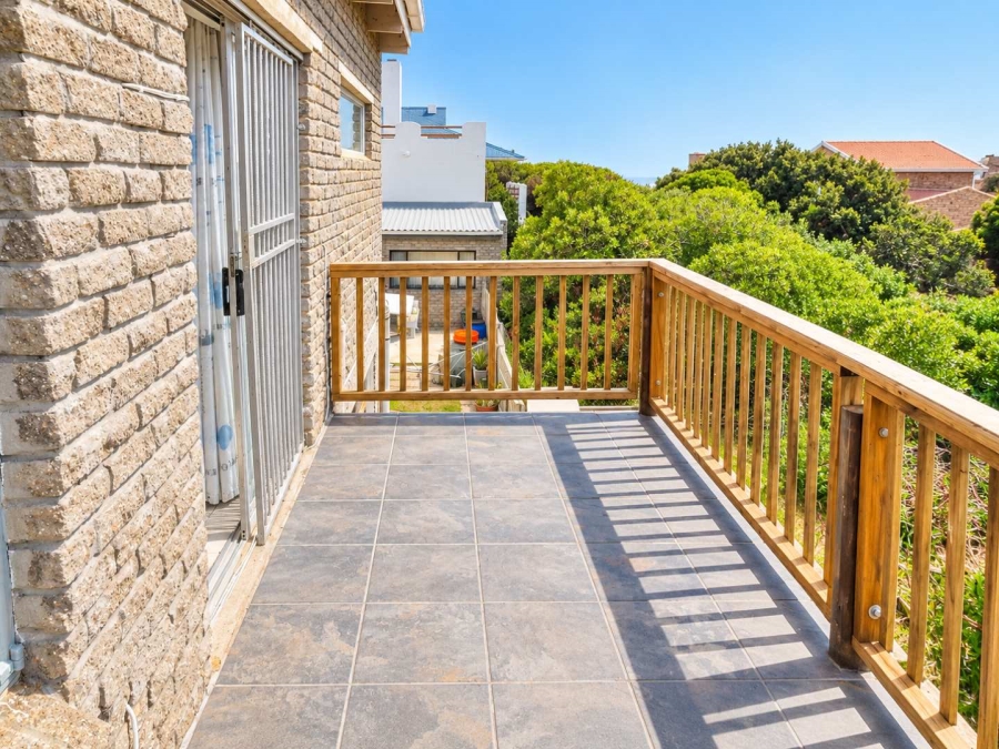 5 Bedroom Property for Sale in Kleinbaai Western Cape
